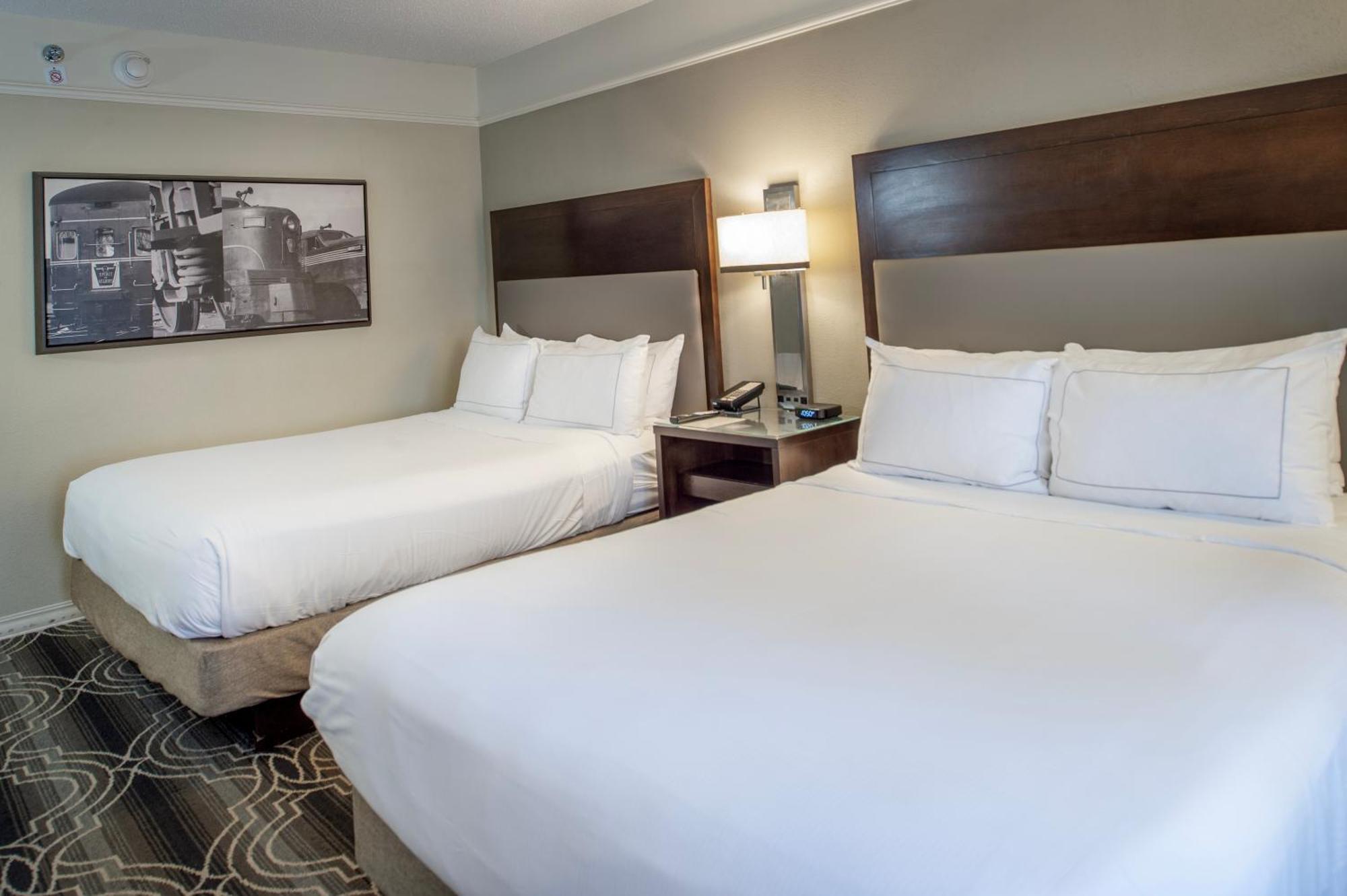 Deluxe Queen Room Two Queen Beds Garden View