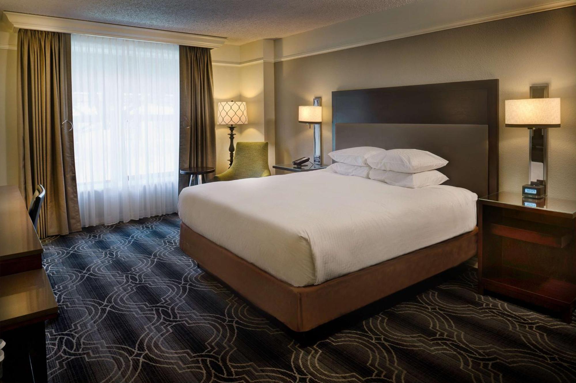 Deluxe King Room