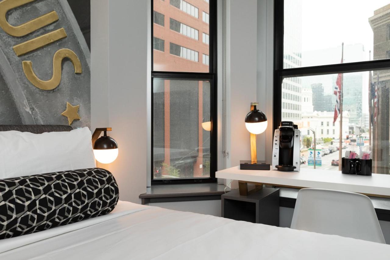 King Room - Hearing Accessible - Non-Smoking