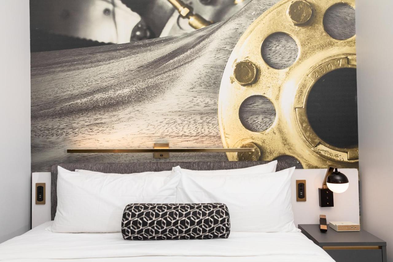 King Room Hearing Accessible Non-Smoking