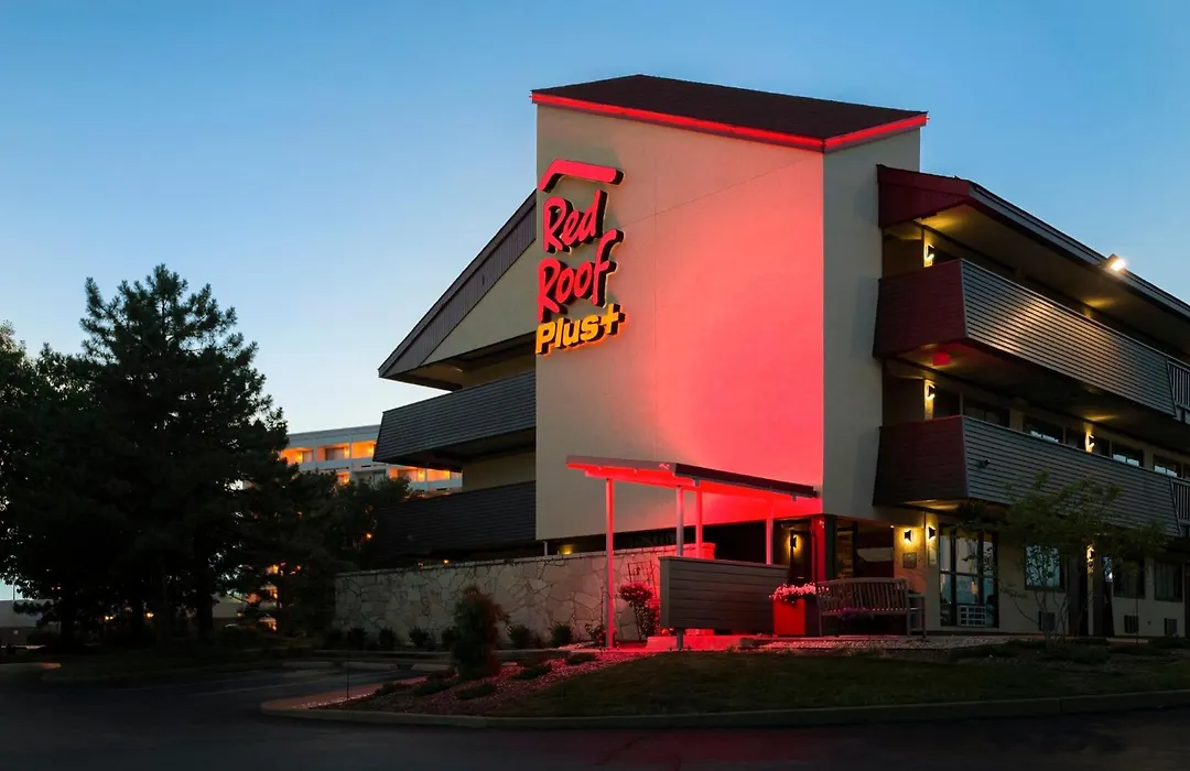 Red Roof Inn Plus+ St. Louis - Forest Park / Hampton Ave.-1
