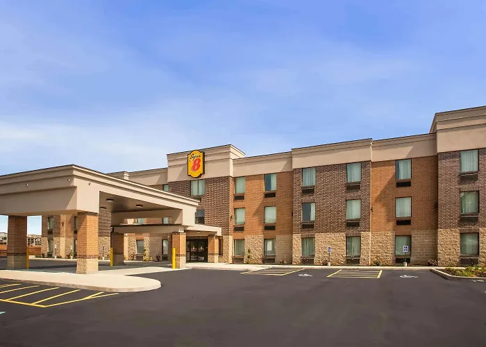 Super 8 By Wyndham St. Louis North Hotel