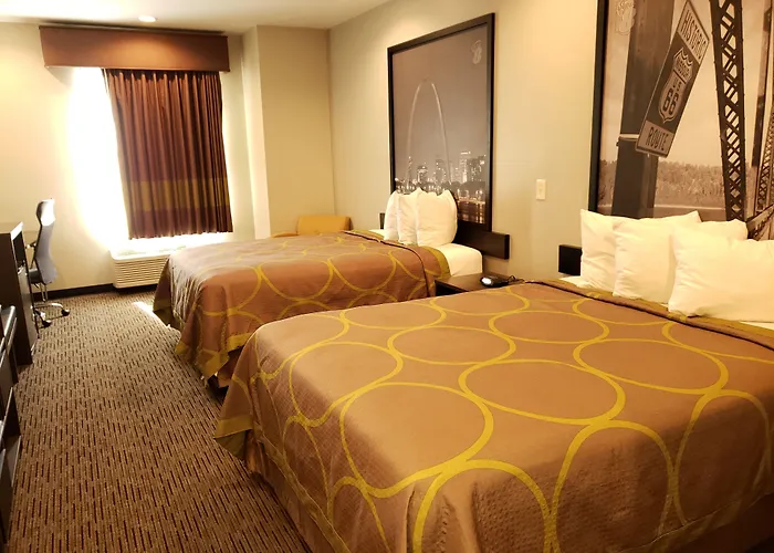 Super 8 By Wyndham St. Louis North Hotel